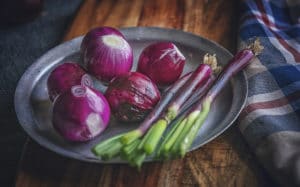What are the health benefits of quercetin?